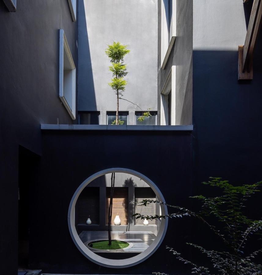 Ping Silhouette Hotel